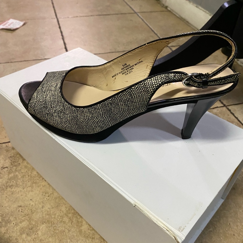 Open toe Nine West heel